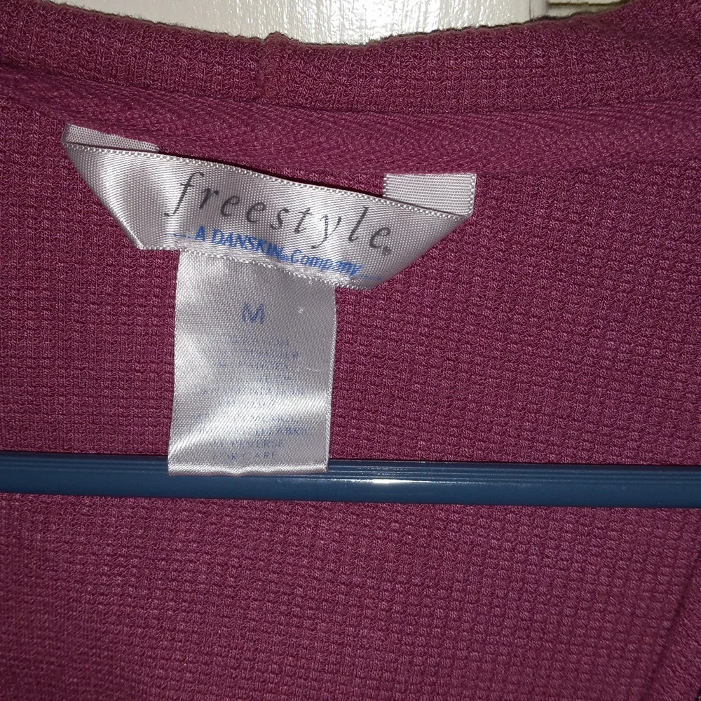 A nice hoodie, cozy and warm. - Picture 3 of 3